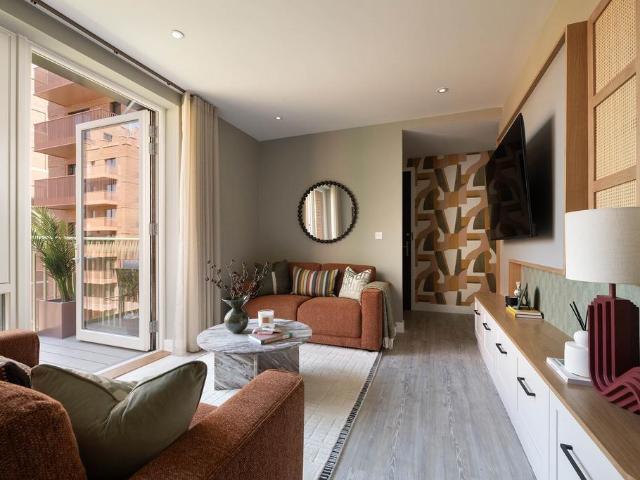 Flat for sale in Dagenham, Greater London