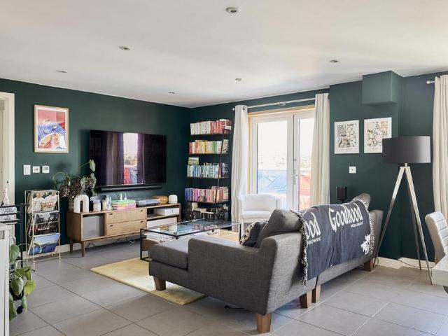 Flat for sale in Clapton, Upper Clapton
