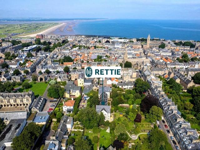 Flat for sale in St Andrews, Scotland