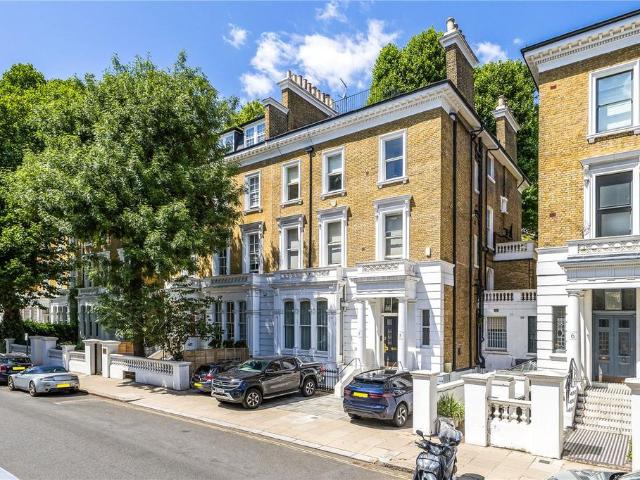 Flat for sale in South Kensington, Greater London