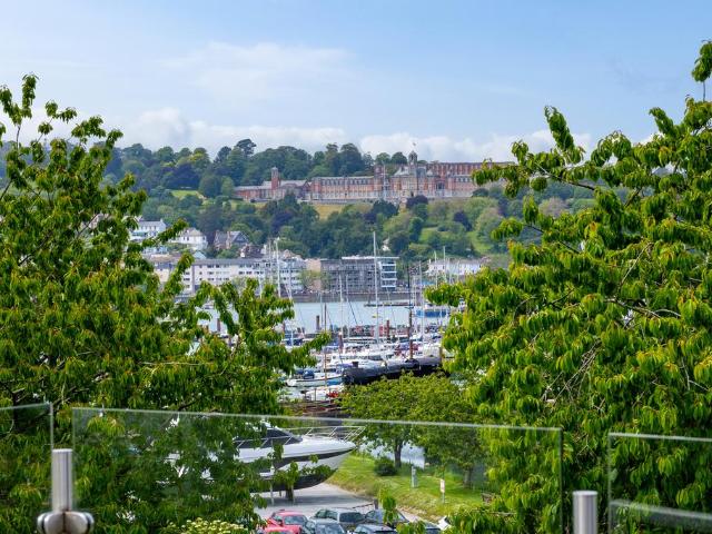 Flat for sale in Strode, Devon