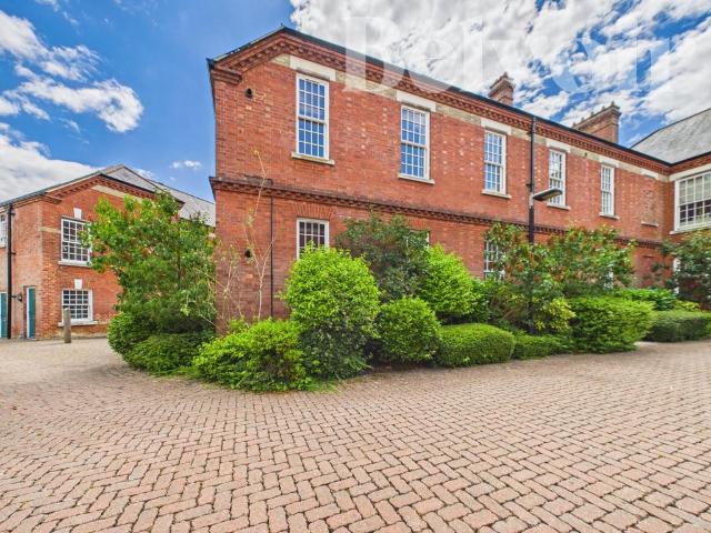 Flat for sale in Priest Down, Hampshire