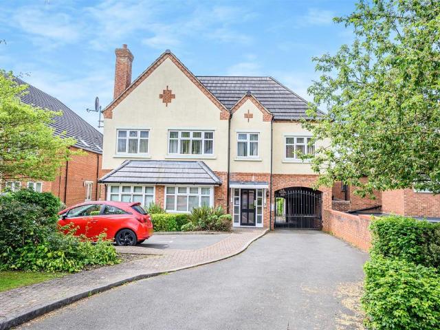 Flat for sale in Mere Green, Birmingham