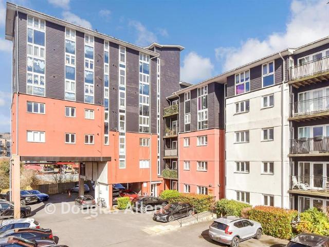 Flat for sale in Wickford