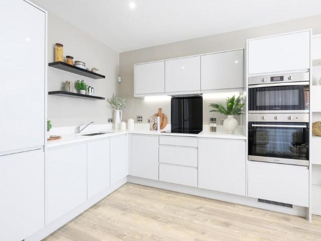 Flat for sale in Barnet Vale, Greater London