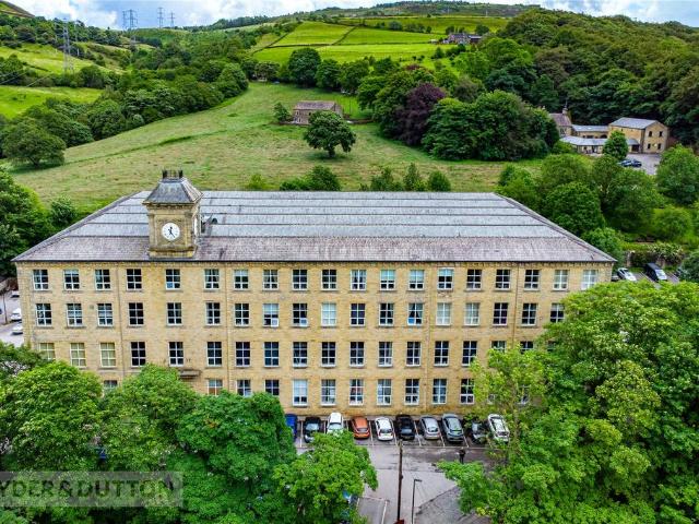 Flat for sale in Ripponden, West Yorkshire