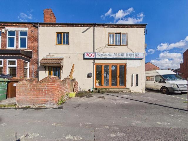 Flat for sale in North Featherstone, Wakefield