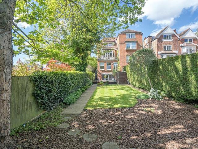 Flat for sale in Shepherd's Hill, Crouch End