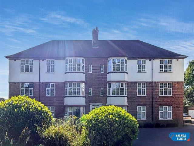 Flat for sale in Hendon, Greater London