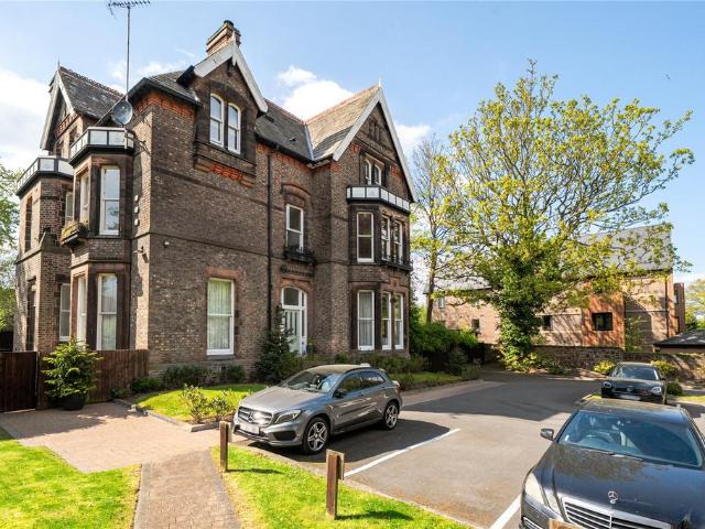 Flat for sale in Calderstones