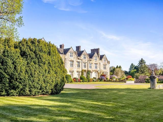 Flat for sale in Denne Park, Horsham