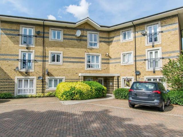 Flat for sale in Chesterton, Arbury