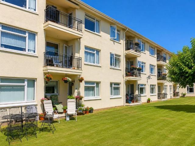 Flat for sale in Hornsey, Greater London