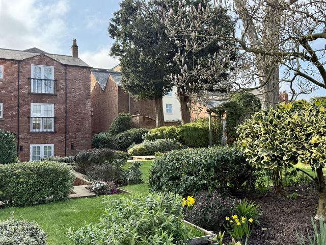 Flat for sale in Stratford-upon-Avon, Alderminster