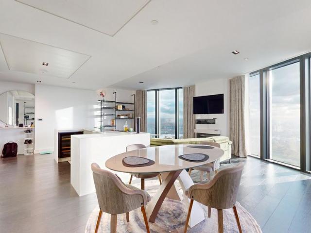 Flat for sale in Cubitt Town, Greater London