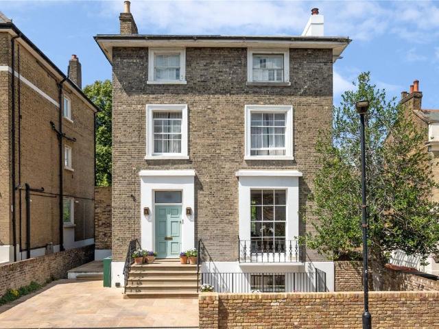 Flat for sale in Maida Vale, Greater London