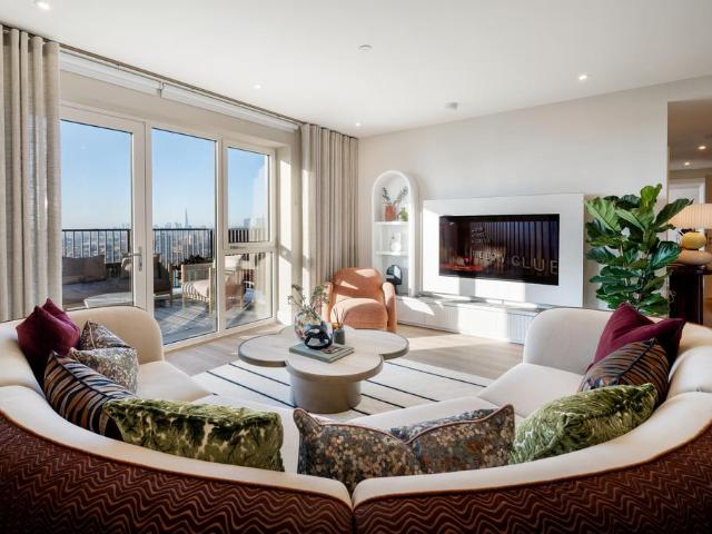 Flat for sale in Bromley-by-Bow, Mile End