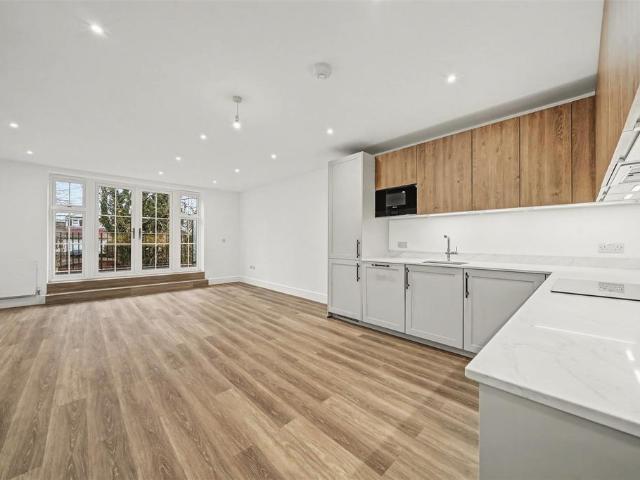 Flat for sale in Cockfosters, Isle Of Man