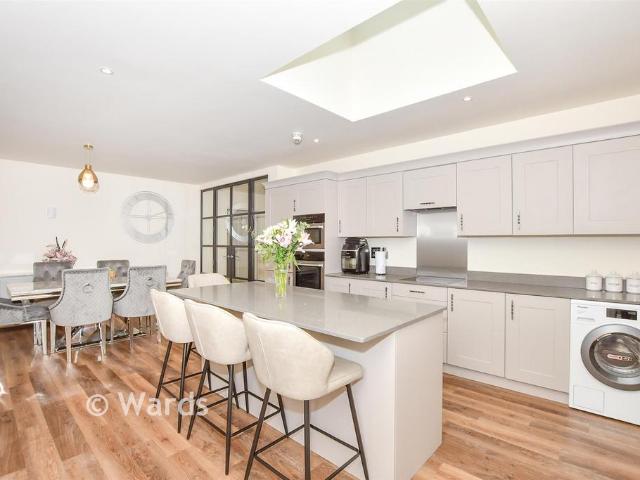 Flat for sale in Midway, Kent