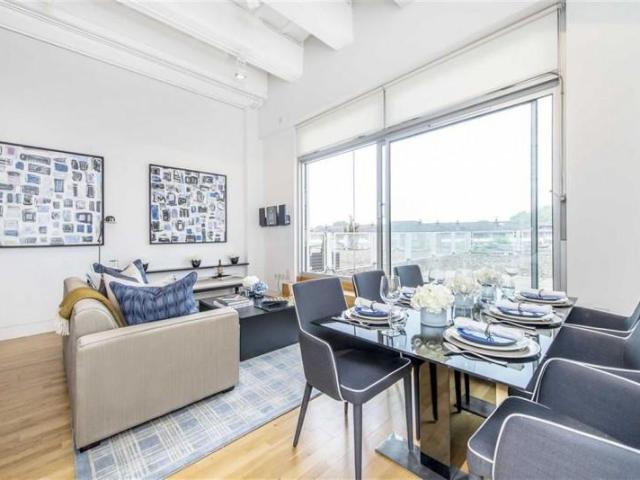 Flat for sale in Fulham, Greater London