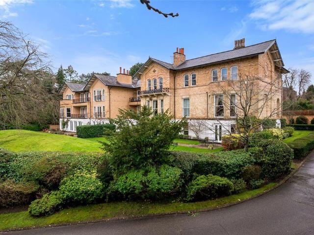 Flat for sale in Altrincham, Trafford