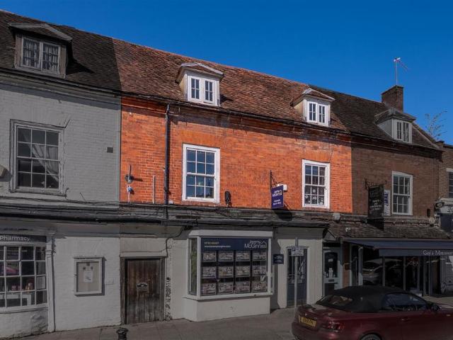 Flat for sale in Alderminster, Warwickshire