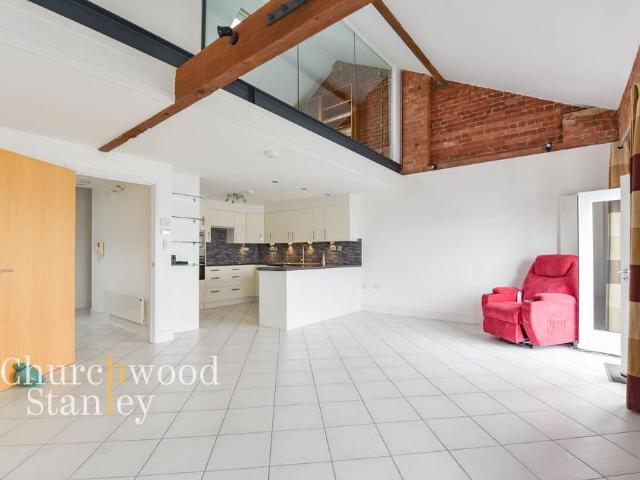 Flat for sale in Mistley, Dale Hill