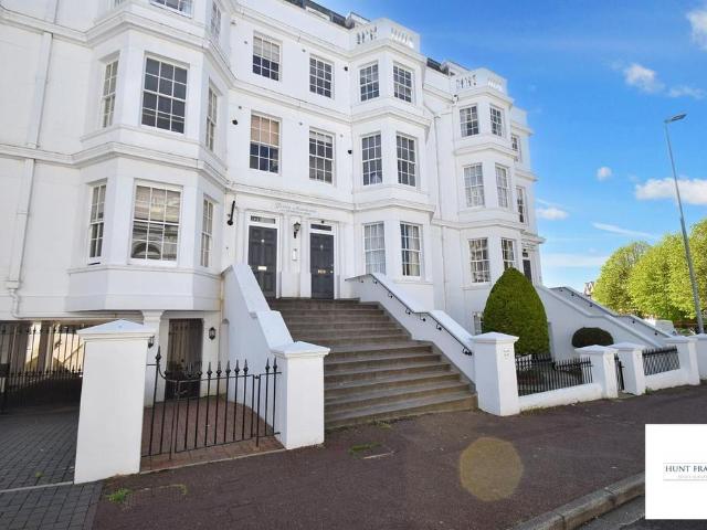 Flat for sale in Eastbourne, East Sussex