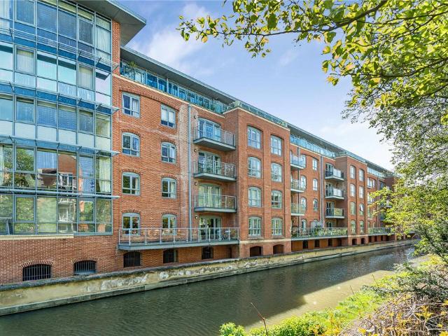 Flat for sale in Osney, The Slade