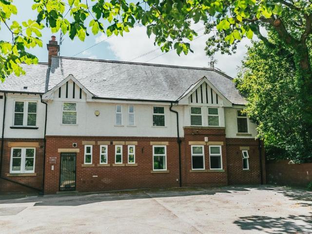 Flat for sale in Bradway, South Yorkshire
