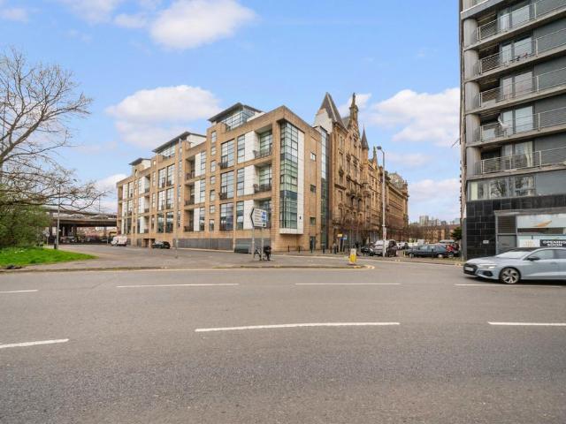 Flat for sale in Tradeston, Scotland