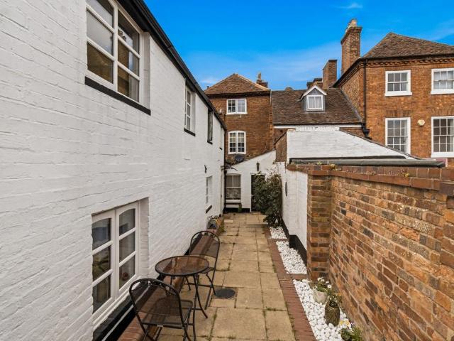 Flat for sale in St John's, Worcestershire