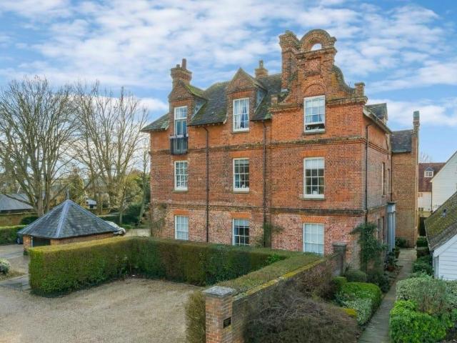 Flat for sale in Old Town, Shephall