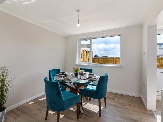Flat for sale in Allington, Midway