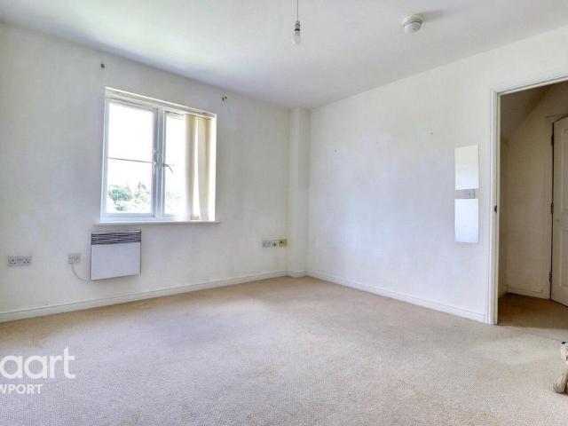 Flat for sale in Coedkernew, Wales