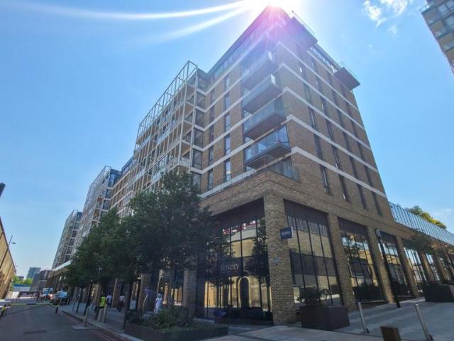 Flat for sale in Glyndon, Greater London