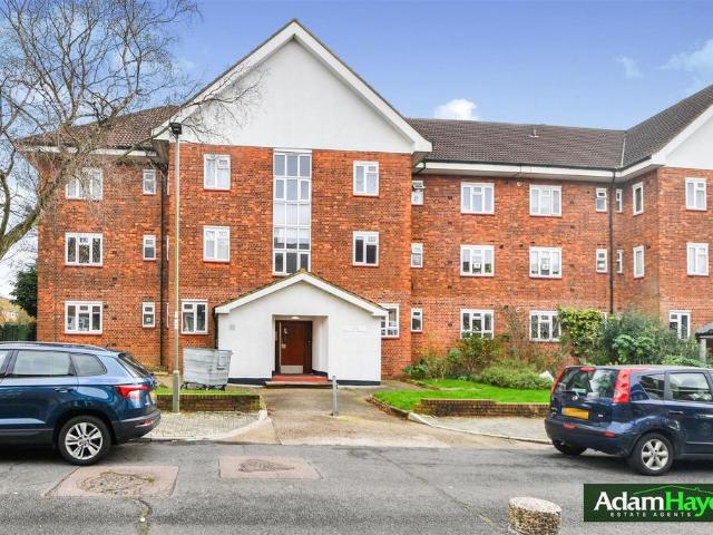 Flat for sale in Finchley, Isle Of Man