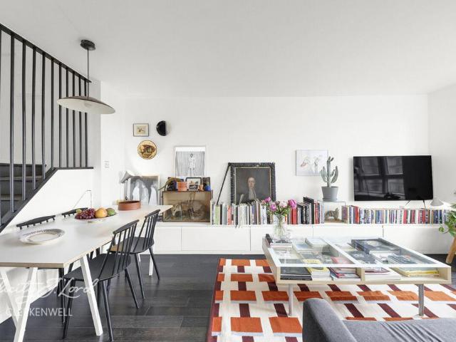Flat for sale in Finsbury, Greater London
