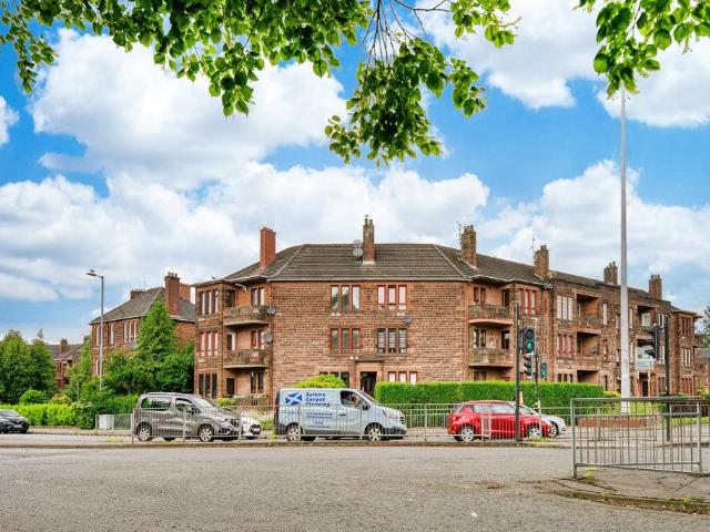 Flat for sale in Anniesland, Scotland