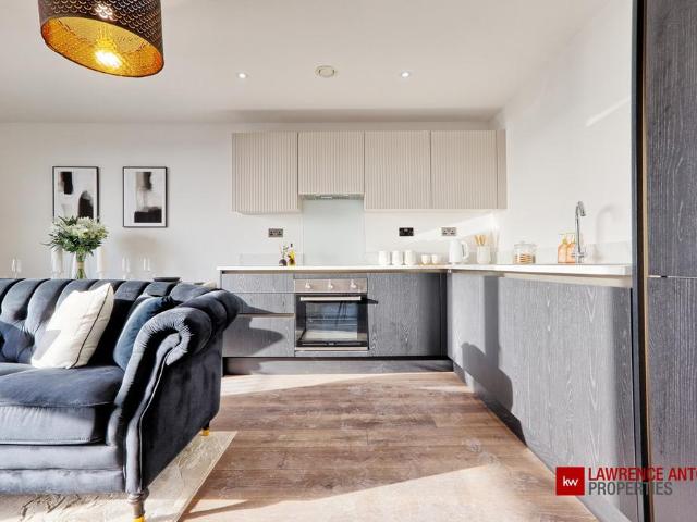 Flat for sale in Leigh on Sea, Southend-on-Sea
