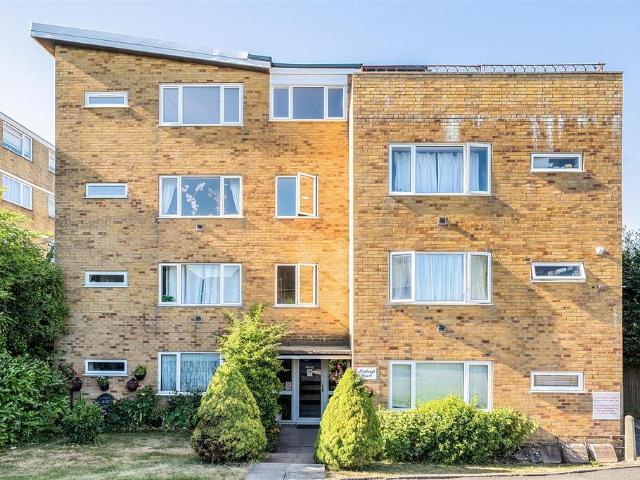 Flat for sale in Salisbury, Wiltshire