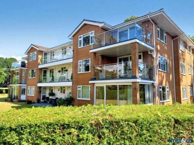 Flat for sale in Poole