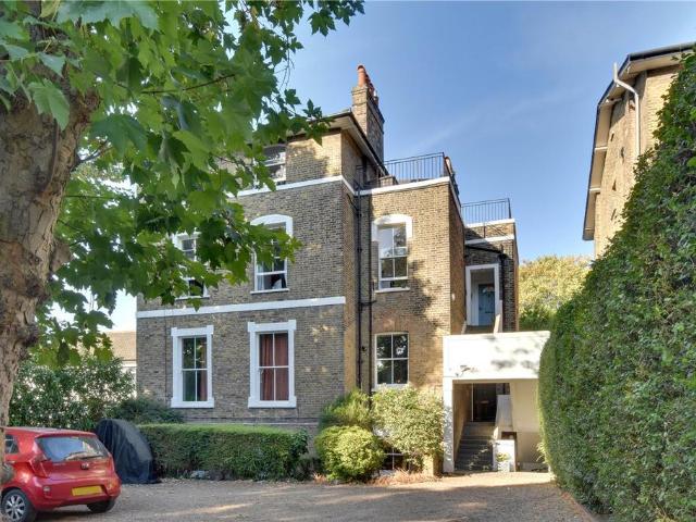 Flat for sale in Kidbrooke, Greater London