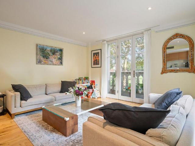 Flat for sale in Westminster, Pimlico