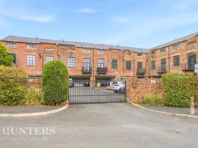 Flat for sale in Wardle, Rochdale