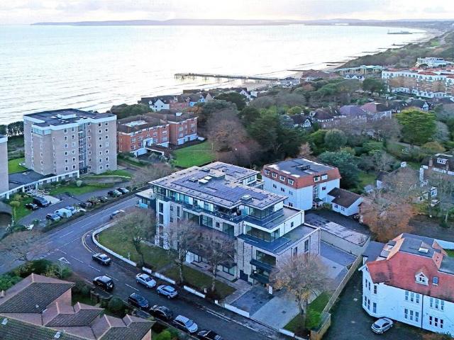 Flat for sale in Boscombe, Bournemouth