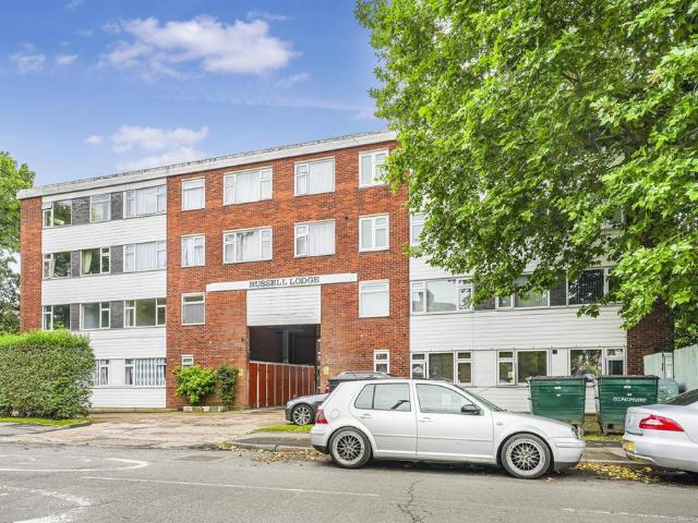 Flat for sale in London Borough of Waltham Forest, Greater London