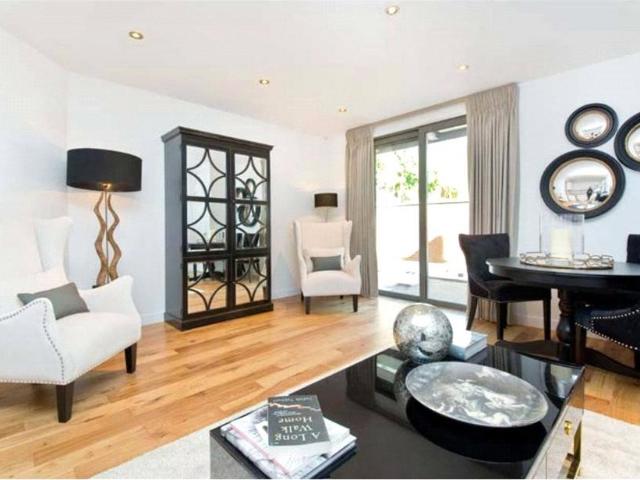 Flat for sale in West Hampstead, Greater London