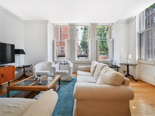 Flat for sale in Earl's Court, Isle Of Man