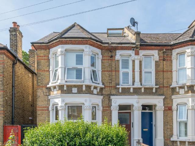 Flat for sale in London Borough of Lewisham, Brockley